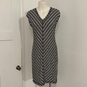 Talbots size Small White and Black Striped V Detail Coastal Tank Top Dress